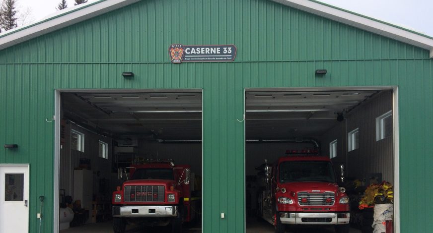 Caserne_0011_33 Camion no. 633 et 532