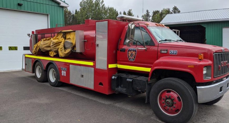 533 CAMION CITERNE 2000